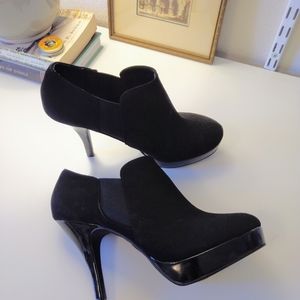 Unlisted Kenneth Cole black suede high heels
